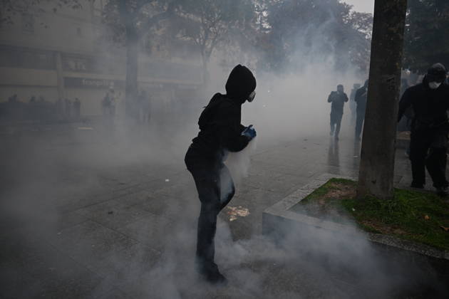 Police intervene in demonstrators amid ongoing protests in Paris PARIS, FRANCE - OCTOBER 24: Demonstrators carrying banners, gather during a demonstration amid ongoing social and political tensions in Paris, France, on October 24, 2026. Police take security measures during the protests. Mouneb Taim Anadolu Paris France. Editorial use only. Please get in touch for any other usage.  Copyright: x2026xAnadoluxMounebxTaimx