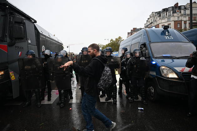 Police intervene in demonstrators amid ongoing protests in Paris PARIS, FRANCE - OCTOBER 24: Demonstrators carrying banners, gather during a demonstration amid ongoing social and political tensions in Paris, France, on October 24, 2026. Police take security measures during the protests. Mouneb Taim Anadolu Paris France. Editorial use only. Please get in touch for any other usage.  Copyright: x2026xAnadoluxMounebxTaimx