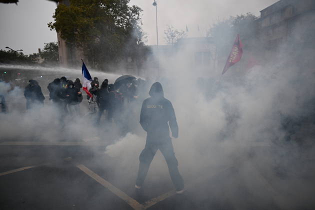 Police intervene in demonstrators amid ongoing protests in Paris PARIS, FRANCE - OCTOBER 24: Demonstrators carrying banners, gather during a demonstration amid ongoing social and political tensions in Paris, France, on October 24, 2026. Police take security measures during the protests. Mouneb Taim Anadolu Paris France. Editorial use only. Please get in touch for any other usage.  Copyright: x2026xAnadoluxMounebxTaimx