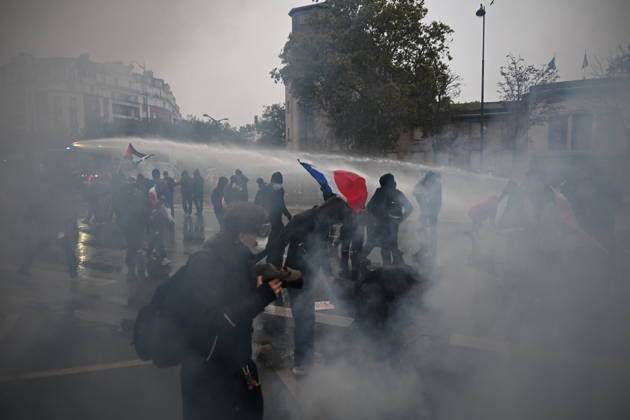 Police intervene in demonstrators amid ongoing protests in Paris PARIS, FRANCE - OCTOBER 24: Demonstrators carrying banners, gather during a demonstration amid ongoing social and political tensions in Paris, France, on October 24, 2026. Police take security measures during the protests. Mouneb Taim Anadolu Paris France. Editorial use only. Please get in touch for any other usage.  Copyright: x2026xAnadoluxMounebxTaimx