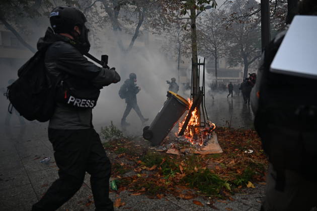 Police intervene in demonstrators amid ongoing protests in Paris PARIS, FRANCE - OCTOBER 24: Police intervene in protesters as demonstrators carrying banners, gather during a demonstration amid ongoing social and political tensions in Paris, France, on October 24, 2026. Mouneb Taim Anadolu Paris France. Editorial use only. Please get in touch for any other usage.  Copyright: x2026xAnadoluxMounebxTaimx