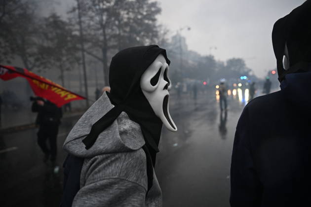 Police intervene in demonstrators amid ongoing protests in Paris PARIS, FRANCE - OCTOBER 24: Police intervene in protesters as demonstrators carrying banners, gather during a demonstration amid ongoing social and political tensions in Paris, France, on October 24, 2026. Mouneb Taim Anadolu Paris France. Editorial use only. Please get in touch for any other usage.  Copyright: x2026xAnadoluxMounebxTaimx