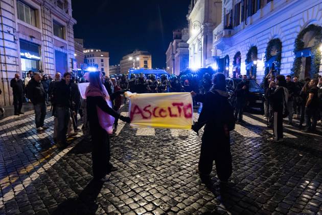 IPA90124695 - Protest Against Rising Living Costs: Rome, October 24, 2026 March Organized by the October 17 Movement  Copyright: xMatteoxNardonex xMatteoxNardonex IPA90124695