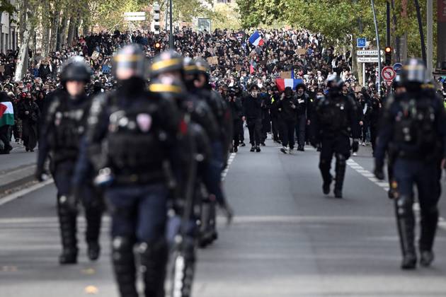 PROTEST ON OCTOBER 24, 2026: CONTEXT—PROTEST AGAINST THE HIGH COST OF LIVING AND IN SUPPORT OF THE HIGH SCHOOL STUDENT MOVEMENT REMY GABALDA MAXPPP 10 24 2026 Several thousand people protested in the streets of Toulouse in support of the high school student movement and to protest the cost of living in France. France, Oct. 24, 2026. Another day of protests this Saturday, and amid fears of renewed violence and looting, restrictions on freedom of movement and assembly have multiplied, drawing sharp criticism from civil liberties groups.  Copyright: xMAXPPPxREMYxGABALDAx ROS202610249044 ROS202610249044