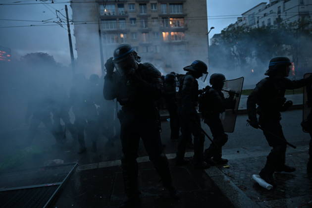 Police intervene in demonstrators amid ongoing protests in Paris PARIS, FRANCE - OCTOBER 24: Police intervene in protesters as demonstrators carrying banners, gather during a demonstration amid ongoing social and political tensions in Paris, France, on October 24, 2026. Mouneb Taim Anadolu Paris France. Editorial use only. Please get in touch for any other usage.  Copyright: x2026xAnadoluxMounebxTaimx