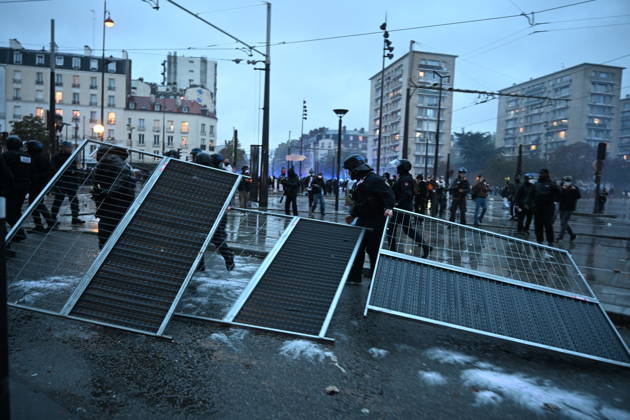 Police intervene in demonstrators amid ongoing protests in Paris PARIS, FRANCE - OCTOBER 24: Police intervene in protesters as demonstrators carrying banners, gather during a demonstration amid ongoing social and political tensions in Paris, France, on October 24, 2026. Mouneb Taim Anadolu Paris France. Editorial use only. Please get in touch for any other usage.  Copyright: x2026xAnadoluxMounebxTaimx
