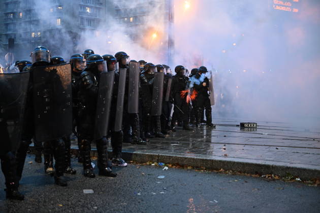 Police intervene in demonstrators amid ongoing protests in Paris PARIS, FRANCE - OCTOBER 24: Police intervene in protesters as demonstrators carrying banners, gather during a demonstration amid ongoing social and political tensions in Paris, France, on October 24, 2026. Mouneb Taim Anadolu Paris France. Editorial use only. Please get in touch for any other usage.  Copyright: x2026xAnadoluxMounebxTaimx