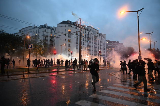Police intervene in demonstrators amid ongoing protests in Paris PARIS, FRANCE - OCTOBER 24: Police intervene in protesters as demonstrators carrying banners, gather during a demonstration amid ongoing social and political tensions in Paris, France, on October 24, 2026. Mouneb Taim Anadolu Paris France. Editorial use only. Please get in touch for any other usage.  Copyright: x2026xAnadoluxMounebxTaimx