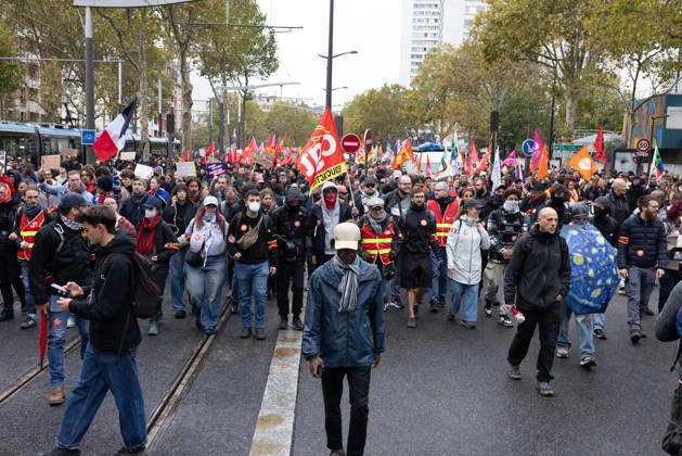 Demonstration on Saturday, October 24, 2026, starting at the Porte d’Italie in Paris. A large-scale rally brought together a massive crowd in the streets of the capital, reflecting strong popular mobilization. The demonstrators set off from the south of Paris, forming a dense procession in an atmosphere of collective mobilization. Frederic Levebvre Bestimage Paris France  Copyright: xFredericxLefebvrex xBestimagexFredericxLefebvrex xBestimagex