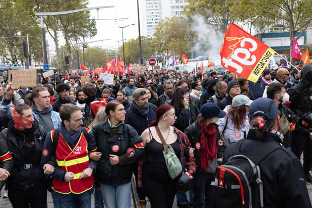 Demonstration on Saturday, October 24, 2026, starting at the Porte d’Italie in Paris. A large-scale rally brought together a massive crowd in the streets of the capital, reflecting strong popular mobilization. The demonstrators set off from the south of Paris, forming a dense procession in an atmosphere of collective mobilization. Frederic Levebvre Bestimage Paris France  Copyright: xFredericxLefebvrex xBestimagexFredericxLefebvrex xBestimagex