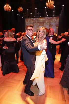 Leipziger Opernball 2026 Dominik Ledea, Annemarie Eilfeld erster Tanz, Leipziger Opernball 2026, Oper Leipzig, Datum: 24.10.2026 Copyright: xEventpress Kratschx