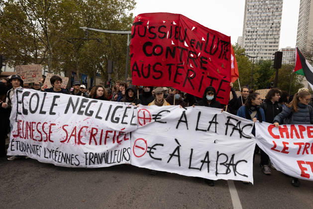 Demonstration on Saturday, October 24, 2026, starting at the Porte d’Italie in Paris. A large-scale rally brought together a massive crowd in the streets of the capital, reflecting strong popular mobilization. The demonstrators set off from the south of Paris, forming a dense procession in an atmosphere of collective mobilization. Frederic Levebvre Bestimage Paris France  Copyright: xFredericxLefebvrex xBestimagexFredericxLefebvrex xBestimagex