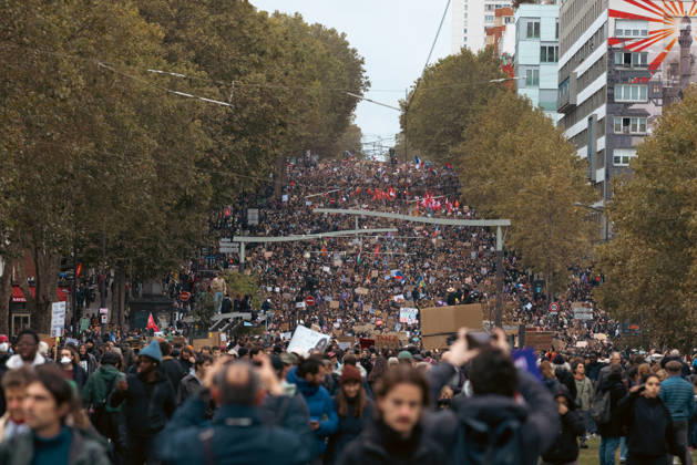 Demonstration on Saturday, October 24, 2026, starting at the Porte d’Italie in Paris. A large-scale rally brought together a massive crowd in the streets of the capital, reflecting strong popular mobilization. The demonstrators set off from the south of Paris, forming a dense procession in an atmosphere of collective mobilization. Frederic Levebvre Bestimage Paris France  Copyright: xFredericxLefebvrex xBestimagexFredericxLefebvrex xBestimagex