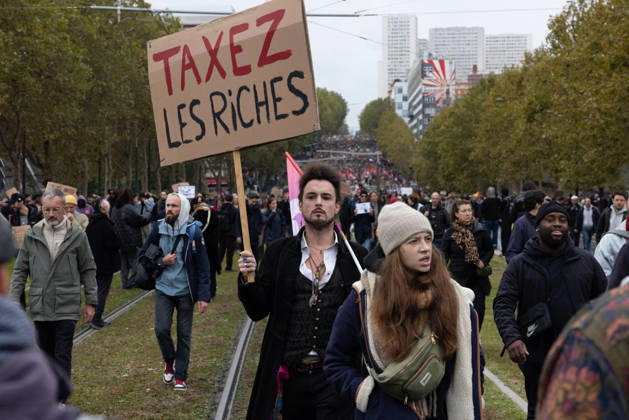 Demonstration on Saturday, October 24, 2026, starting at the Porte d’Italie in Paris. A large-scale rally brought together a massive crowd in the streets of the capital, reflecting strong popular mobilization. The demonstrators set off from the south of Paris, forming a dense procession in an atmosphere of collective mobilization. Frederic Levebvre Bestimage Paris France  Copyright: xFredericxLefebvrex xBestimagexFredericxLefebvrex xBestimagex