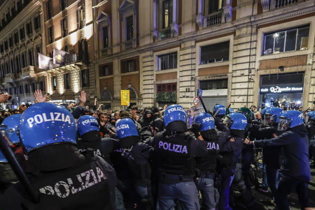 Demonstration against the Italian government in Rome ROME, ITALY, OCTOBER 24: Italian anti-riot police officers face demonstrators during a protest against the Italian government in Rome, Italy, on October 24, 2026. Riccardo De Luca Anadolu Rome Italy. Editorial use only. Please get in touch for any other usage.  Copyright: x2026xAnadoluxRiccardoxDexLucax