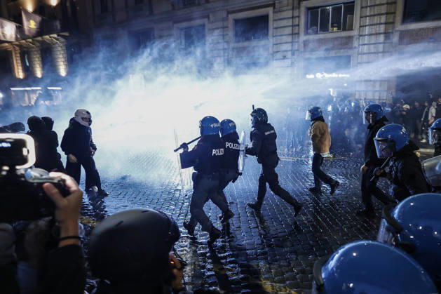 Demonstration against the Italian government in Rome ROME, ITALY, OCTOBER 24: Italian anti-riot police officers face demonstrators during a protest against the Italian government in Rome, Italy, on October 24, 2026. Riccardo De Luca Anadolu Rome Italy. Editorial use only. Please get in touch for any other usage.  Copyright: x2026xAnadoluxRiccardoxDexLucax