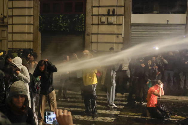 Demonstration against the Italian government in Rome ROME, ITALY, OCTOBER 24: Demonstrators are hit by Italian police’s water cannons during a protest against the Italian government in Rome, Italy, on October 24, 2026. Riccardo De Luca Anadolu Rome Italy. Editorial use only. Please get in touch for any other usage.  Copyright: x2026xAnadoluxRiccardoxDexLucax