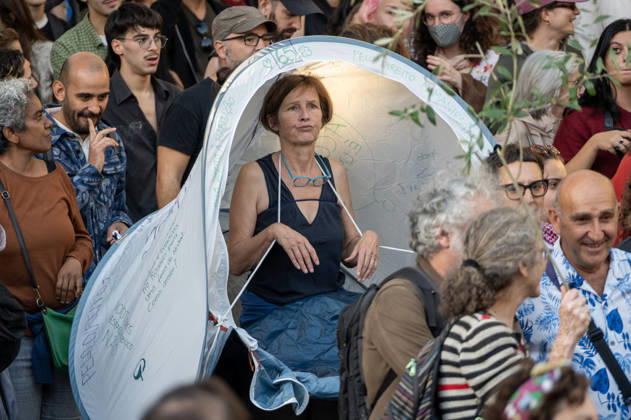 October 24, 2026, Lisbon, Lisbon, Portugal: Demonstrators take part in a protest organized by the Acampada de Lisboa housing movement, demanding affordable housing, limits on rising rents and an end to property speculation. The march takes place in central Lisbon, from Marques de Pombal to Rossio Square, following recent police removal of protest tents and the detention of 55 demonstrators during housing protests in the Portuguese capital. Lisbon Portugal  - ZUMAr238 20261024_zip_r238_061 Copyright: xRicardoxRochax