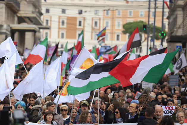 Demonstration against the Italian government in Rome ROME, ITALY, OCTOBER 24: Demonstrators attend a protest against the Italian government in Rome, Italy, on October 24, 2026. Riccardo De Luca Anadolu Rome Italy. Editorial use only. Please get in touch for any other usage.  Copyright: x2026xAnadoluxRiccardoxDexLucax