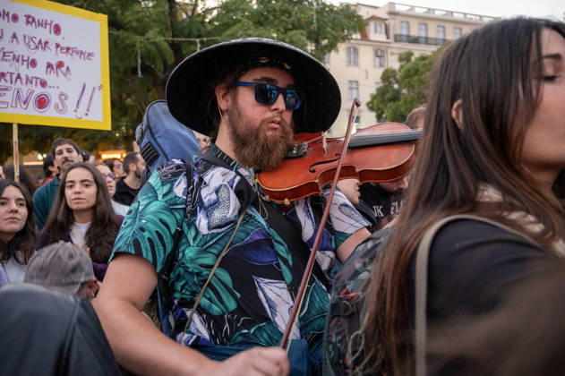 October 24, 2026, Lisbon, Lisbon, Portugal: Demonstrators take part in a protest organized by the Acampada de Lisboa housing movement, demanding affordable housing, limits on rising rents and an end to property speculation. The march takes place in central Lisbon, from Marques de Pombal to Rossio Square, following recent police removal of protest tents and the detention of 55 demonstrators during housing protests in the Portuguese capital. Lisbon Portugal - ZUMAr238 20261024_zip_r238_073 Copyright: xRicardoxRochax