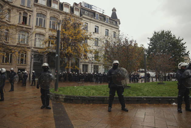 Brussels Belgium Education Protest Police officers stand guard on a street in Brussels, Belgium on October 24, 2026. Police officers stand guard on a street in Brussels, Belgium on October 24, 2026. Hundreds of mainly young protesters gathered in Brussels to demand more funding for education and public services. Demonstrators further criticized police conduct, accusing officers of excessive force during previous rallies. Brussels Brussels Capital Belgium Copyright: xMohammedxHamadax