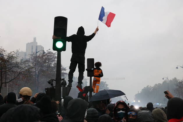 A demonstration against government policy wad held in Paris, France, on October 24, 2026. Protests follow last weekend s demonstrations, which were marked by violent clashes and widespread damage. (CTKxPhoto PavelxNemecek) CTKPhotoF202610240026001  CTKPhotoF202610240026001