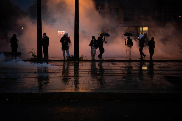 Demonstrators clash with police near Porte de Vincennes amid ongoing protests in Paris PARIS, FRANCE - OCTOBER 24: Demonstrators clash with police near Porte de vincennes during a demonstration amid ongoing social and political tensions in Paris, France, on October 24, 2026. Police use tear gas and high pressure water to disperse the crowd. Rachelle Papillon-Amblard Anadolu Paris France. Editorial use only. Please get in touch for any other usage.  Copyright: x2026xAnadoluxRachellexPapillon-Amblardx