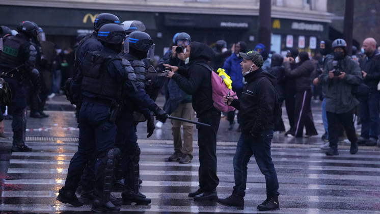 A demonstration against government policy wad held in Paris, France, on October 24, 2026. Protests follow last weekend s demonstrations, which were marked by violent clashes and widespread damage. (CTKxPhoto PavelxNemecek) CTKPhotoF202610240027001  CTKPhotoF202610240027001