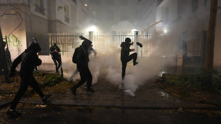 A demonstration against government policy wad held in Paris, France, on October 24, 2026. Protests follow last weekend s demonstrations, which were marked by violent clashes and widespread damage. (CTKxPhoto PavelxNemecek) CTKPhotoF202610240027501  CTKPhotoF202610240027501