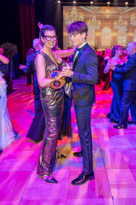 Leipzig - 30. Leipziger Opernball auf dem Augustusplatz 24.10.2026 ab 17 Uhr Leipzig, Augustusplatz (Oper Leipzig) Fotograf: EHL Media Rico Welzel Im Foto: Claudia Eggers, Influencerin mit Benni BK, Influencer Am 24. Oktober 2026 findet in der Oper Leipzig der 31. Leipziger Opernball statt. Dazu sind erneut Dutzende nationale und internationale Stars eingeladen. Leipzig Oper Leipzig Sachsen Deutschland Copyright: xEHLxMedia RicoxWelzelx 20261024_opernball-saal-2_7