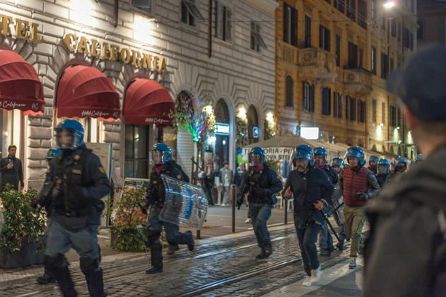 IPA90132200 - October 24, 2026: Demonstration in Rome organized by the October 17 Movement. P.S.: The photo may be used provided that the context in which it was taken is respected and that there is no intent to defame or disparage the individuals depicted.  Copyright: xStefanoxRonchinix xStefanoxxRonchinix IPA90132200