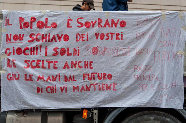 IPA90132222 - October 24, 2026: Demonstration in Rome organized by the October 17 Movement. P.S.: The photo may be used provided that the context in which it was taken is respected and that there is no intent to defame or disparage the dignity of the individuals depicted.  Copyright: xStefanoxRonchinix xStefanoxxRonchinix IPA90132222