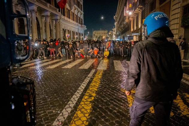 October 24, 2026, Rome, Rm, Italy: Thousands of people take to the streets to join the Get Italy out of the war march. Participants are calling for peace and protesting against the rising cost of living. The police block the way for participants attempting to continue their march outside the agreed-upon route. Rome Italy - ZUMAg256 20261024_znp_g256_026 Copyright: xMarcoxDixGianvitox