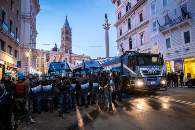 October 24, 2026, Rome, Rm, Italy: Thousands of people take to the streets to join the Get Italy out of the war march. Participants are calling for peace and protesting against the rising cost of living. Police are blocking access to Piazza di Santa Maria Maggiore. Rome Italy - ZUMAg256 20261024_znp_g256_006 Copyright: xMarcoxDixGianvitox