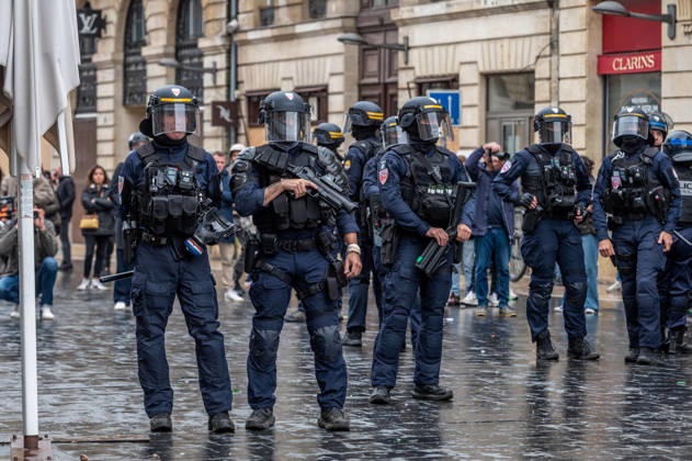 October 24, 2026, Bordeaux, Nouvelle-Aquitaine, France: In Bordeaux, the march on the second day of protests against the rising cost of living initially proceeded peacefully. At the end of the route, violent clashes broke out on the sidelines between groups of demonstrators and law enforcement officers. Projectiles were thrown at riot police, who used tear gas to disperse the groups. Participants in the mobilization also included members of the Yellow Vests movement. Bordeaux France - ZUMAh207 20261024_zip_h207_016 Copyright: xFabricexHebertx