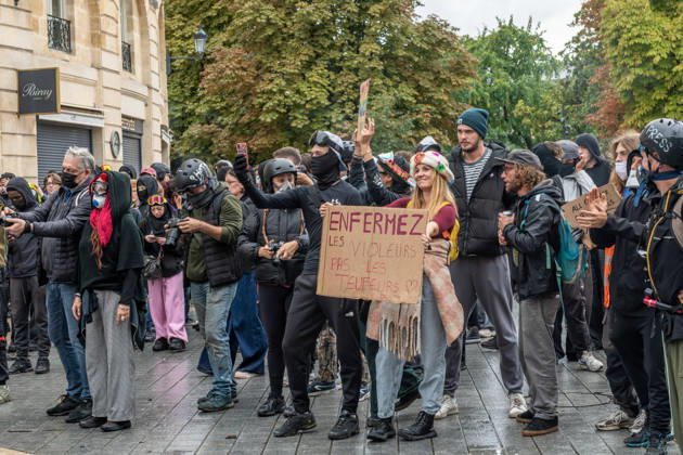 October 24, 2026, Bordeaux, Nouvelle-Aquitaine, France: In Bordeaux, the march on the second day of protests against the rising cost of living initially proceeded peacefully. At the end of the route, violent clashes broke out on the sidelines between groups of demonstrators and law enforcement officers. Projectiles were thrown at riot police, who used tear gas to disperse the groups. Participants in the mobilization also included members of the Yellow Vests movement. Bordeaux France - ZUMAh207 20261024_zip_h207_017 Copyright: xFabricexHebertx