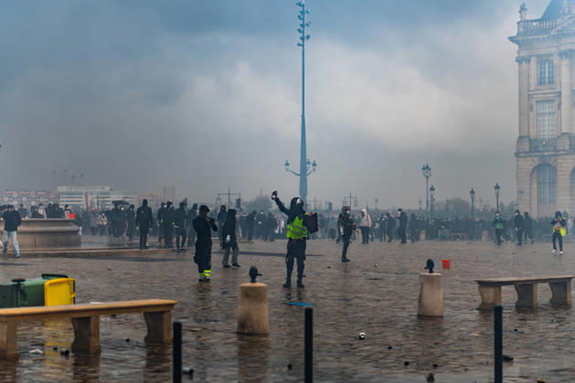 October 24, 2026, Bordeaux, Nouvelle-Aquitaine, France: In Bordeaux, the march on the second day of protests against the rising cost of living initially proceeded peacefully. At the end of the route, violent clashes broke out on the sidelines between groups of demonstrators and law enforcement officers. Projectiles were thrown at riot police, who used tear gas to disperse the groups. Participants in the mobilization also included members of the Yellow Vests movement. Bordeaux France - ZUMAh207 20261024_zip_h207_032 Copyright: xFabricexHebertx