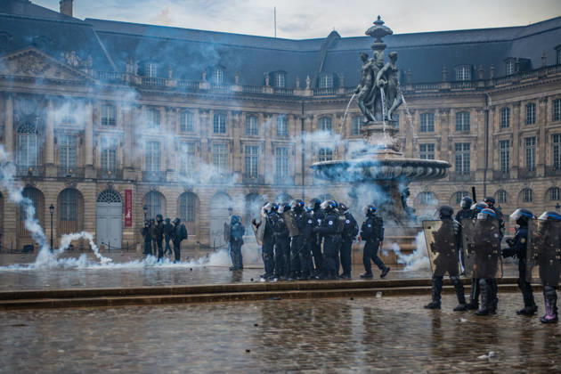 October 24, 2026, Bordeaux, Nouvelle-Aquitaine, France: In Bordeaux, the march on the second day of protests against the rising cost of living initially proceeded peacefully. At the end of the route, violent clashes broke out on the sidelines between groups of demonstrators and law enforcement officers. Projectiles were thrown at riot police, who used tear gas to disperse the groups. Participants in the mobilization also included members of the Yellow Vests movement. Bordeaux France - ZUMAh207 20261024_zip_h207_033 Copyright: xFabricexHebertx