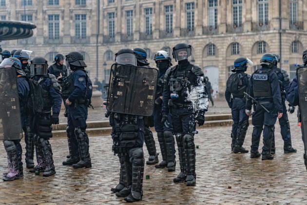 October 24, 2026, Bordeaux, Nouvelle-Aquitaine, France: In Bordeaux, the march on the second day of protests against the rising cost of living initially proceeded peacefully. At the end of the route, violent clashes broke out on the sidelines between groups of demonstrators and law enforcement officers. Projectiles were thrown at riot police, who used tear gas to disperse the groups. Participants in the mobilization also included members of the Yellow Vests movement. Bordeaux France - ZUMAh207 20261024_zip_h207_028 Copyright: xFabricexHebertx