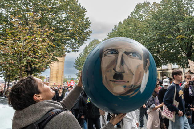 October 24, 2026, Bordeaux, Nouvelle-Aquitaine, France: In Bordeaux, the march on the second day of protests against the rising cost of living initially proceeded peacefully. At the end of the route, violent clashes broke out on the sidelines between groups of demonstrators and law enforcement officers. Projectiles were thrown at riot police, who used tear gas to disperse the groups. Participants in the mobilization also included members of the Yellow Vests movement. Bordeaux France - ZUMAh207 20261024_zip_h207_012 Copyright: xFabricexHebertx