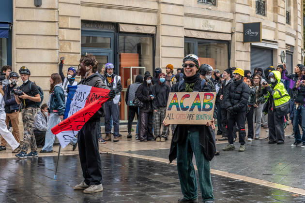 October 24, 2026, Bordeaux, Nouvelle-Aquitaine, France: In Bordeaux, the march on the second day of protests against the rising cost of living initially proceeded peacefully. At the end of the route, violent clashes broke out on the sidelines between groups of demonstrators and law enforcement officers. Projectiles were thrown at riot police, who used tear gas to disperse the groups. Participants in the mobilization also included members of the Yellow Vests movement. Bordeaux France - ZUMAh207 20261024_zip_h207_005 Copyright: xFabricexHebertx