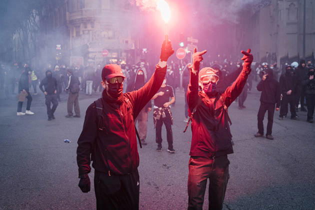 Marseille France Street Protests A demonstrators holds a flare during a protest in Marseille, France on October 24, 2026. Authorities deployed around 70,000 security personnel across France for renewed protests over the cost of living, after unrest a week earlier saw public buildings damaged, hundreds of shops looted and about 2,700 people arrested. Marseille Provence-Alpes-CÃ te France Copyright: xNaelxChahinex