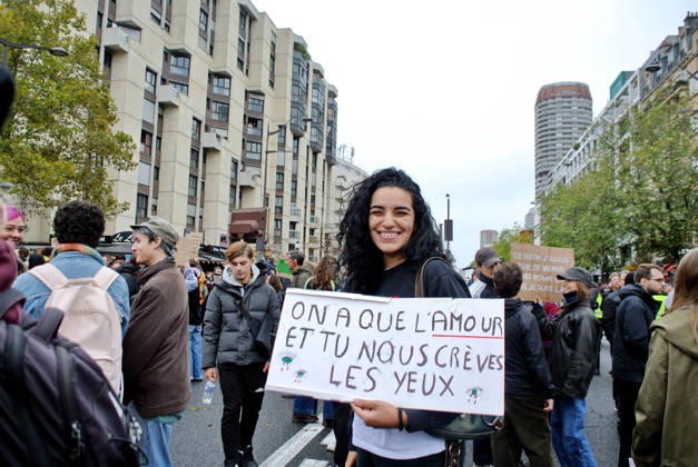 Yellow Vests Protest Act II - Paris Demonstration in favor of purchasing power, the protection of public services, and fiscal and social justice, as part of a nationwide call for mobilisation bringing together former members of the Yellow Vest movement, labor unions, high school and university students. in Paris on October 24, 2026. Photo by Karim Ait Adjedjou ABACAPRESS.COM Paris France  Copyright: xAitxAdjedjouxKarim ABACAx