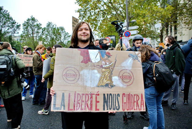 Yellow Vests Protest Act II - Paris Demonstration in favor of purchasing power, the protection of public services, and fiscal and social justice, as part of a nationwide call for mobilisation bringing together former members of the Yellow Vest movement, labor unions, high school and university students. in Paris on October 24, 2026. Photo by Karim Ait Adjedjou ABACAPRESS.COM Paris France  Copyright: xAitxAdjedjouxKarim ABACAx