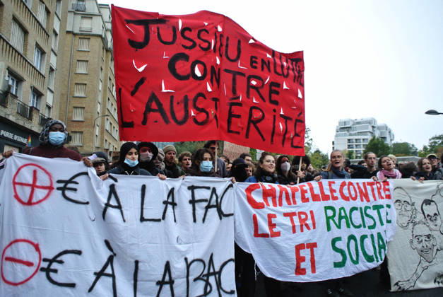 Yellow Vests Protest Act II - Paris Demonstration in favor of purchasing power, the protection of public services, and fiscal and social justice, as part of a nationwide call for mobilisation bringing together former members of the Yellow Vest movement, labor unions, high school and university students. in Paris on October 24, 2026. Photo by Karim Ait Adjedjou ABACAPRESS.COM Paris France  Copyright: xAitxAdjedjouxKarim ABACAx