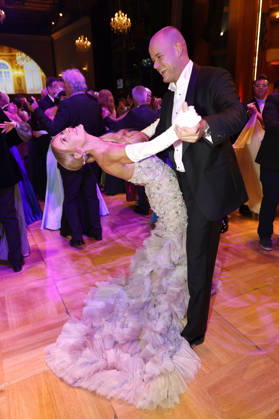 Jenny Elvers mit Sohn Paul Jolig beim 31. Leipziger Opernball 2026 in der Oper Leipzig. Leipzig, 24.10.2026