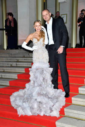 Jenny Elvers mit Sohn Paul Jolig beim Leipziger Opernball 2026 in der Oper Leipzig am 24.10.2026