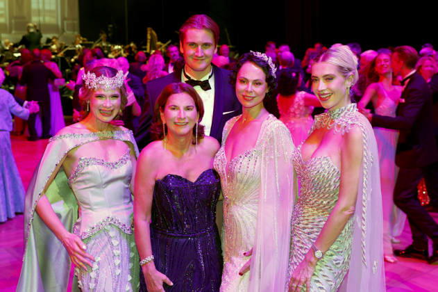 Iryna Thater, Claudia Obert, Natalia Yegorova und Verena Kerth beim 31. Leipziger Opernball 2026 in der Oper Leipzig. Leipzig, 24.10.2026