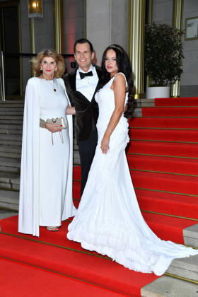 Vivian Honert-Boddin, Malte Arkona und Maxi Fenger beim Leipziger Opernball 2026 in der Oper Leipzig am 24.10.2026