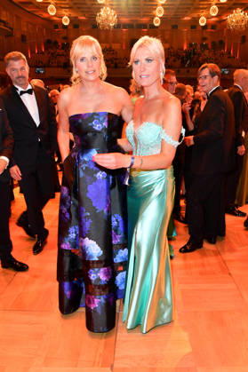 Melanie Marschke und Kamilla Senjo beim Leipziger Opernball 2026 in der Oper Leipzig am 24.10.2026
